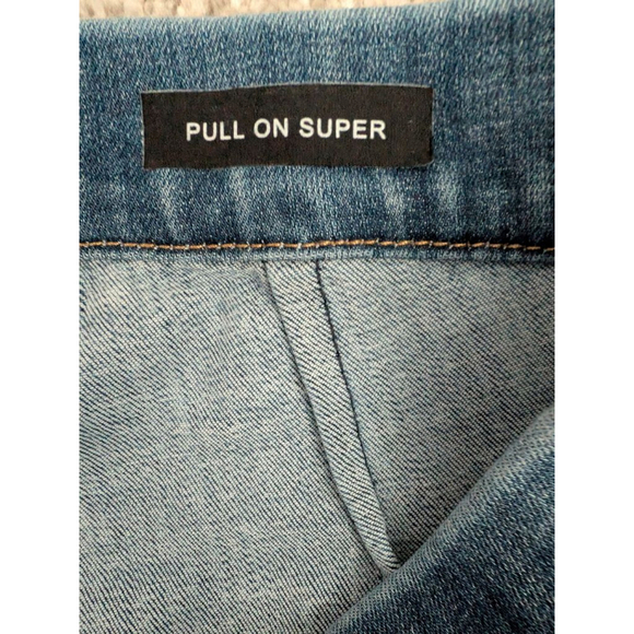 Judy Blue Pull On Super Flare Medium Wash Boho Denim Jeans Women's Size 29 - Picture 6 of 8